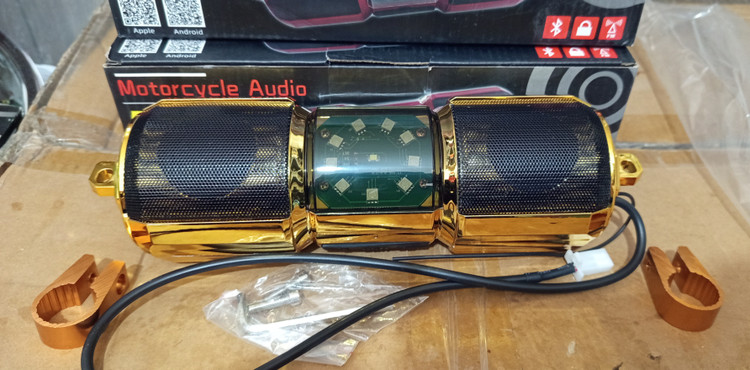 سیستم صوتی حرفه ایی و کامل مخصوص نسب بر روی میل فرمان موتورسیکلت