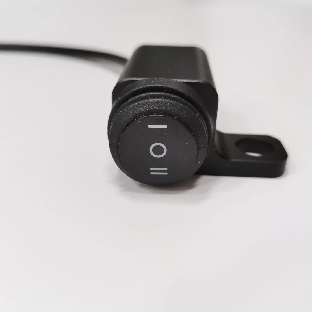 خریدوقیمت کلید پرژکتور Domino مدل ۲ پل و تمام فلزی