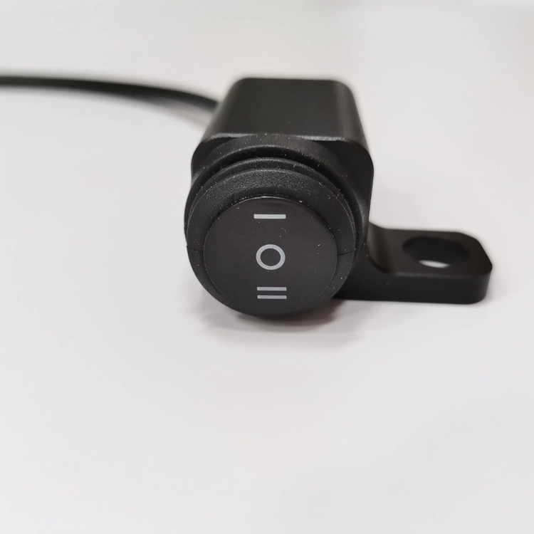 خریدوقیمت کلید پرژکتور Domino مدل ۲ پل و تمام فلزی