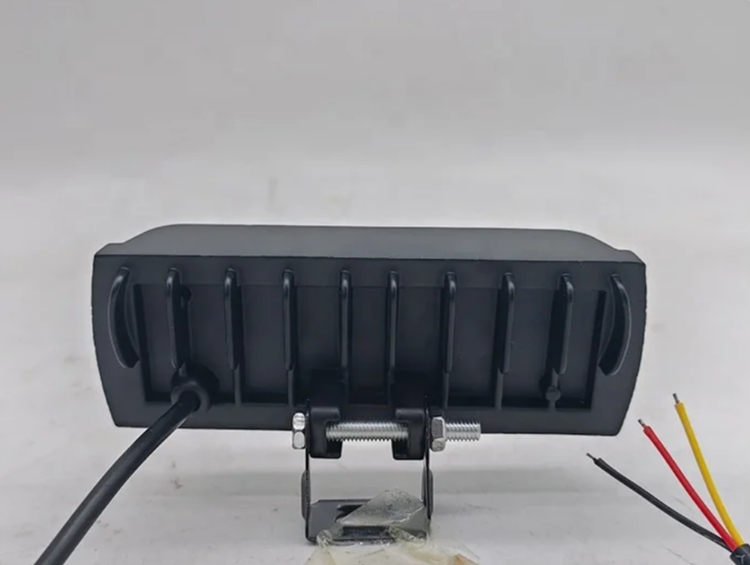 قیمت وخریدپرژکتور 6 لنز مدل U-۱۵۴ فدرالی شش حالته و فلاشردار