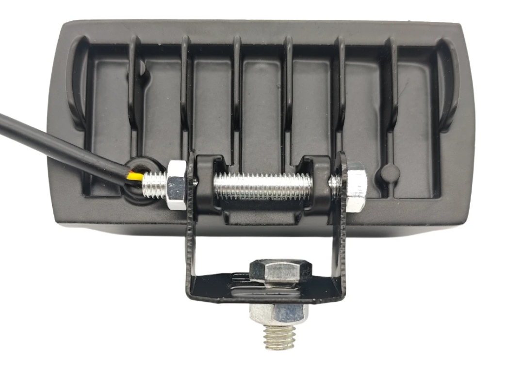 خرید وقیمت پرژکتور 6 لنز مدل U_153 فدرالی شش حالته و فلاشردار