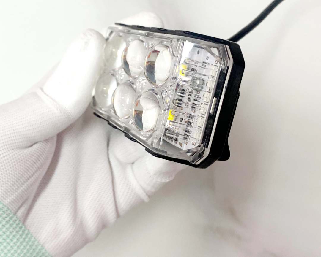 خرید وقیمت پرژکتور 6 لنز مدل U-۱۵۶ فدرالی ۸ حالته ۴۵ وات و فلاشردار