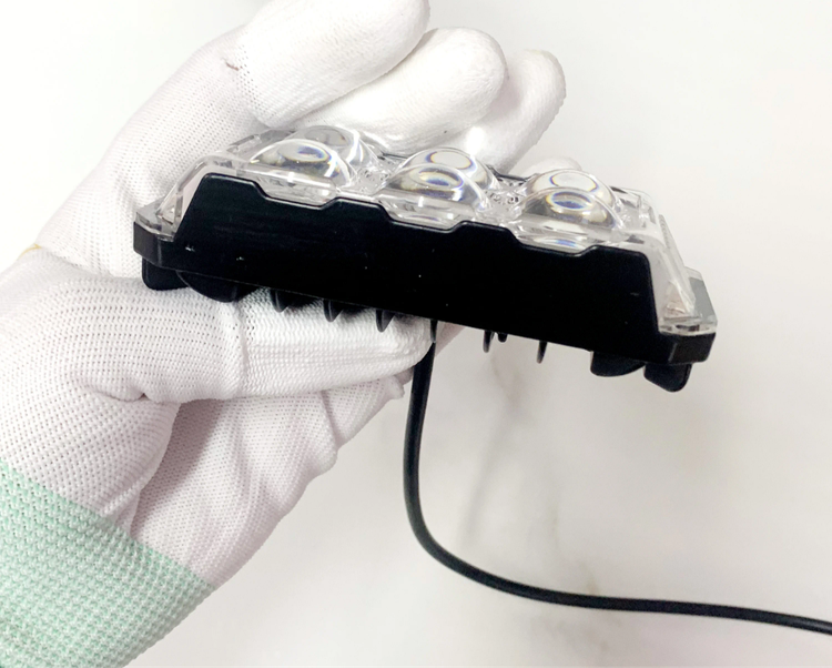 قیمت وخرید پرژکتور 6 لنز مدل U-۱۵۶ فدرالی ۸ حالته ۴۵ وات و فلاشردار