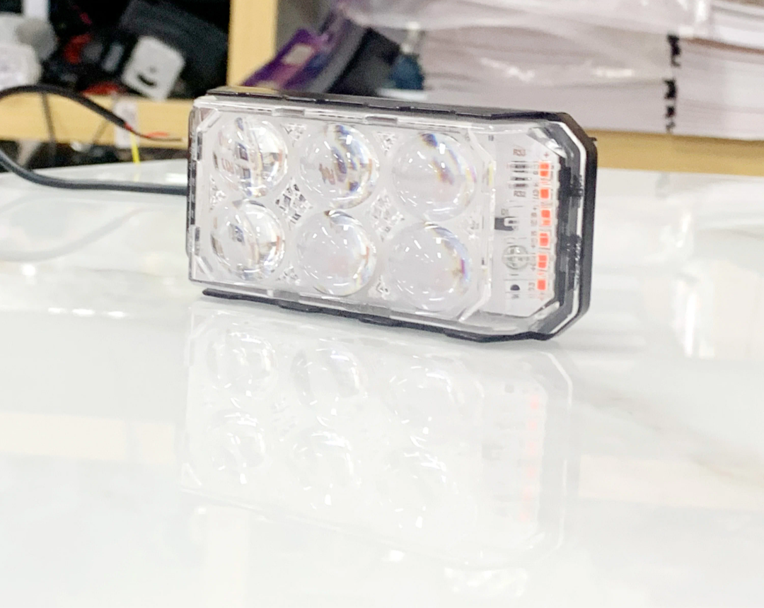 قیمت و خریدپرژکتور 6 لنز مدل U-۱۵۶ فدرالی ۸ حالته ۴۵ وات و فلاشردار