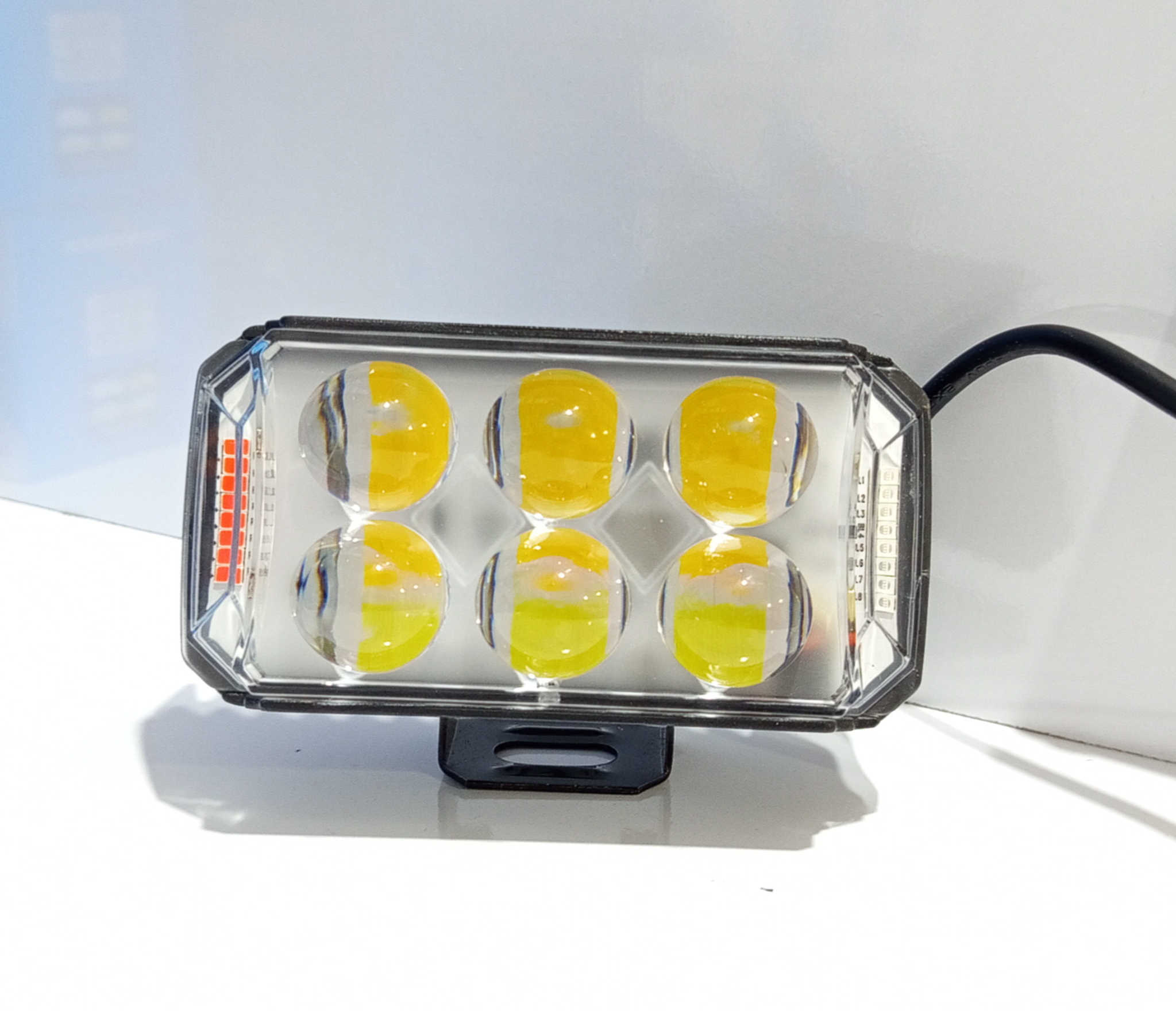 خریدو قیمت پرژکتور 6 لنز مدل U-۱۵۶ فدرالی ۸ حالته ۴۵ وات و فلاشردار