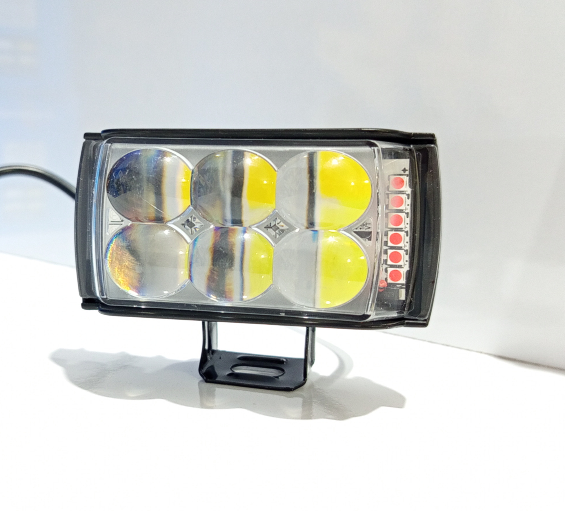 خرید پرژکتور 6 لنز مدل U_153 فدرالی شش حالته و فلاشردار