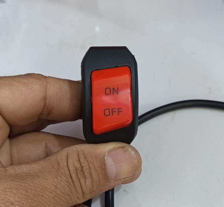 قیمت کلید پرژکتور مدل تک حالته موتورسیکلت